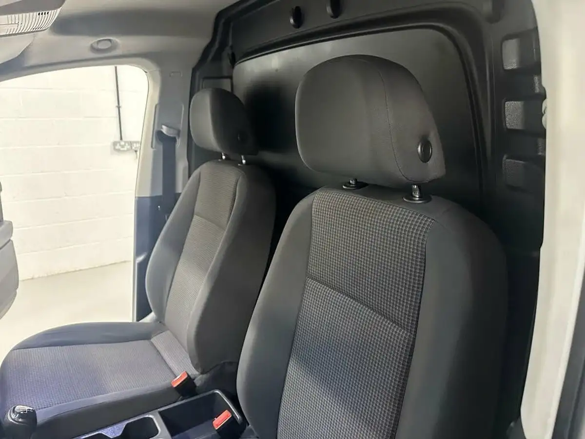 2021-volkswagen-caddy-20tdi-c20-cargo-commerce-102pseu6d-big-27