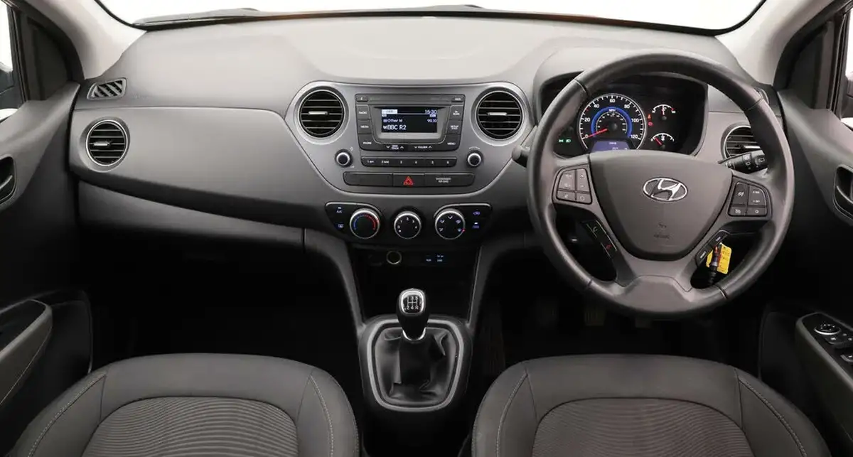 2019-hyundai-i10-10-se-67ps-big-13