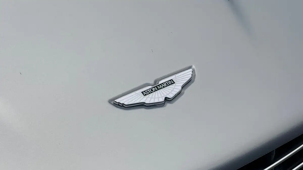 2009-aston-martin-dbs-60-big-21