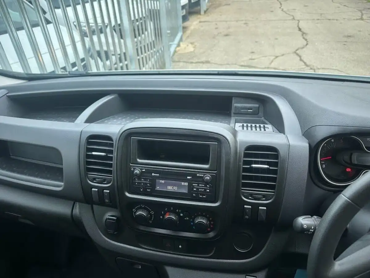 2021-renault-trafic-20dci-sl30-energy-120-business-panel-big-8
