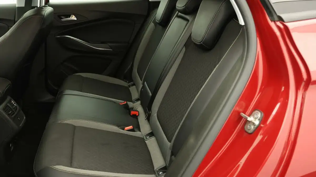 2021-vauxhall-grandland-x-12-business-edition-nav-big-15