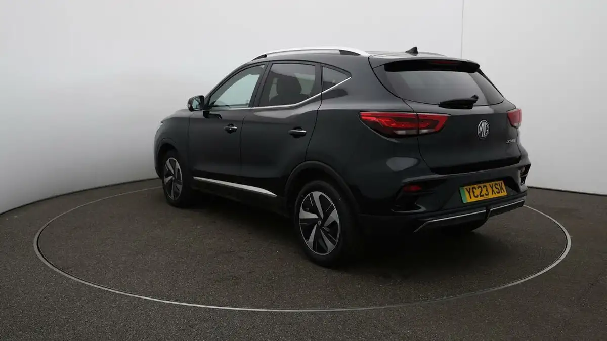 2023-mg-zs-suv-e-trophy-ev-156ps-long-range-big-61