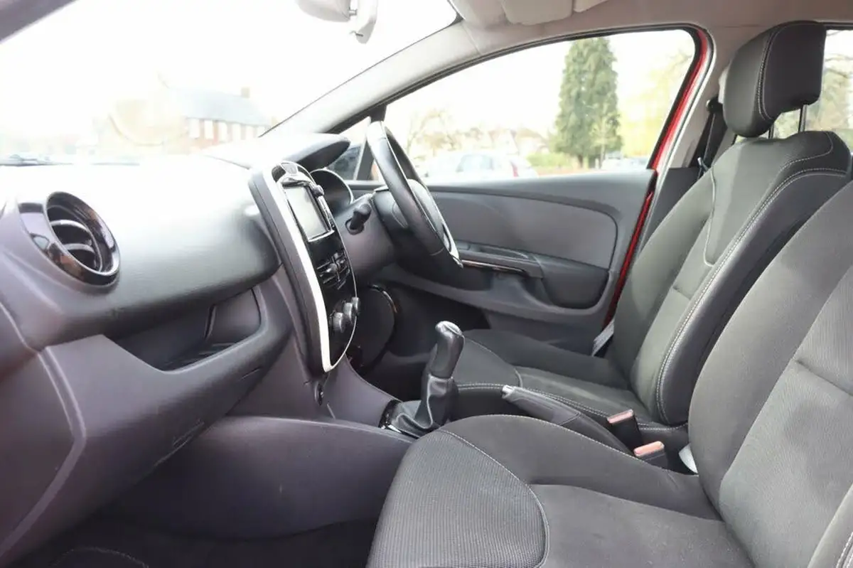 2016-renault-clio-09-tce-dynamique-nav-big-19