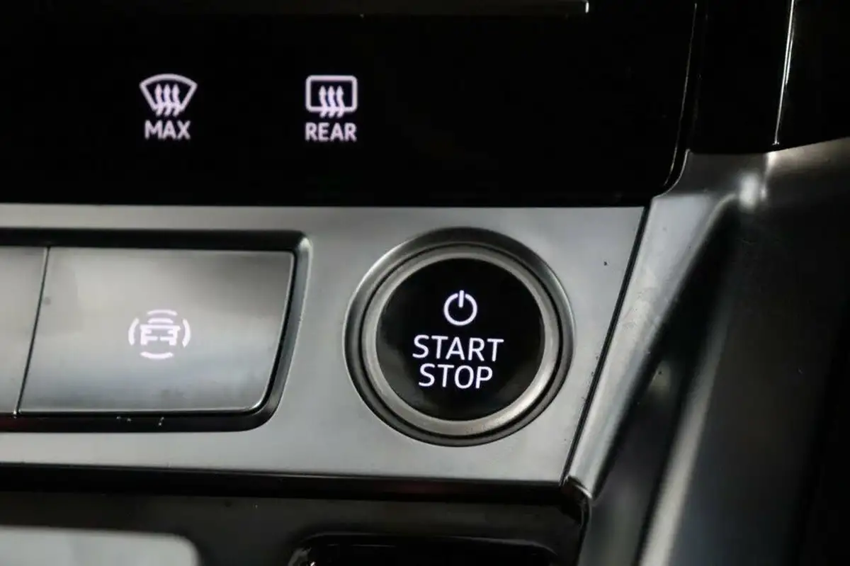 2020-audi-e-tron-55e-s-line-station-wagon-big-30