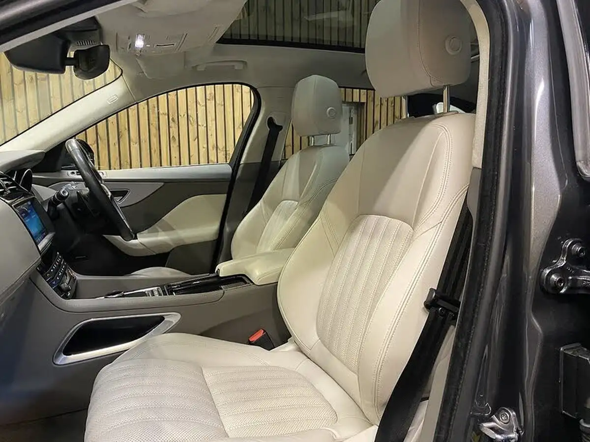 2020-jaguar-f-pace-20-i4d-portfolio-180ps-awd-auto-big-24