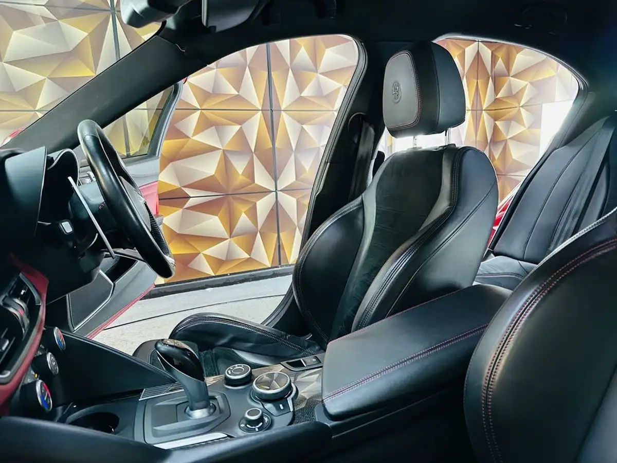 2018-alfa-romeo-giulia-29-biturbo-quadrifoglio-big-17
