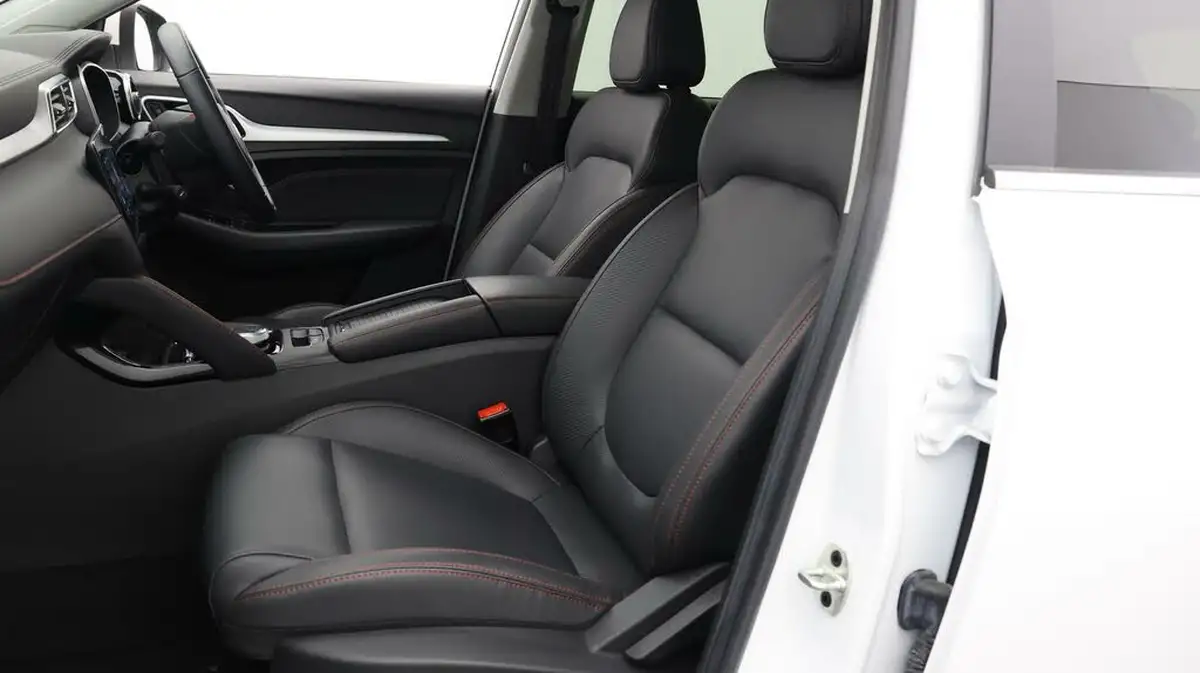 2023-mg-zs-suv-e-trophy-ev-156ps-long-range-big-13