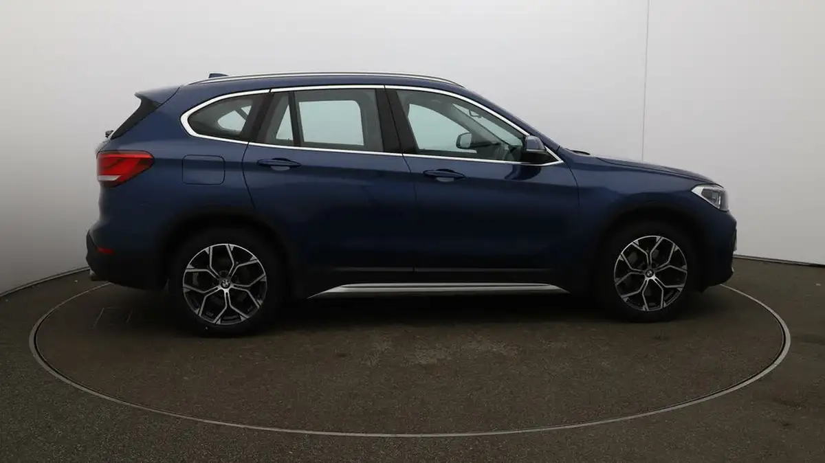 2021-bmw-x1-20-xdrive20i-xline-big-47