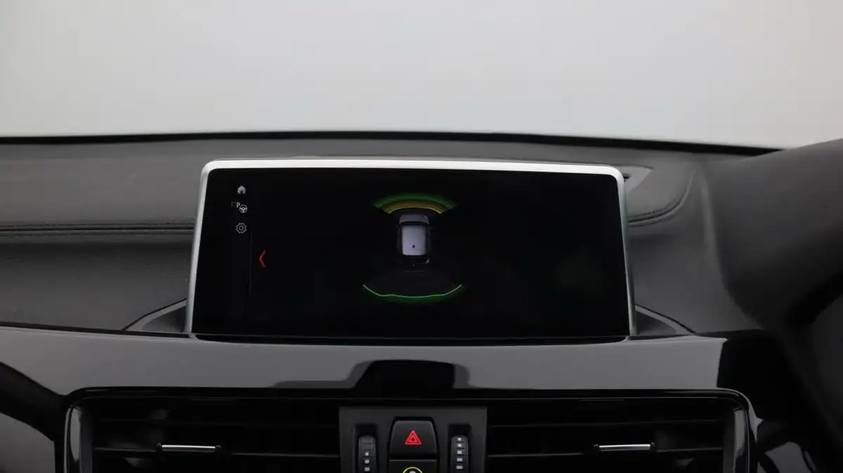 2021-bmw-x1-20-xdrive20i-xline-big-23