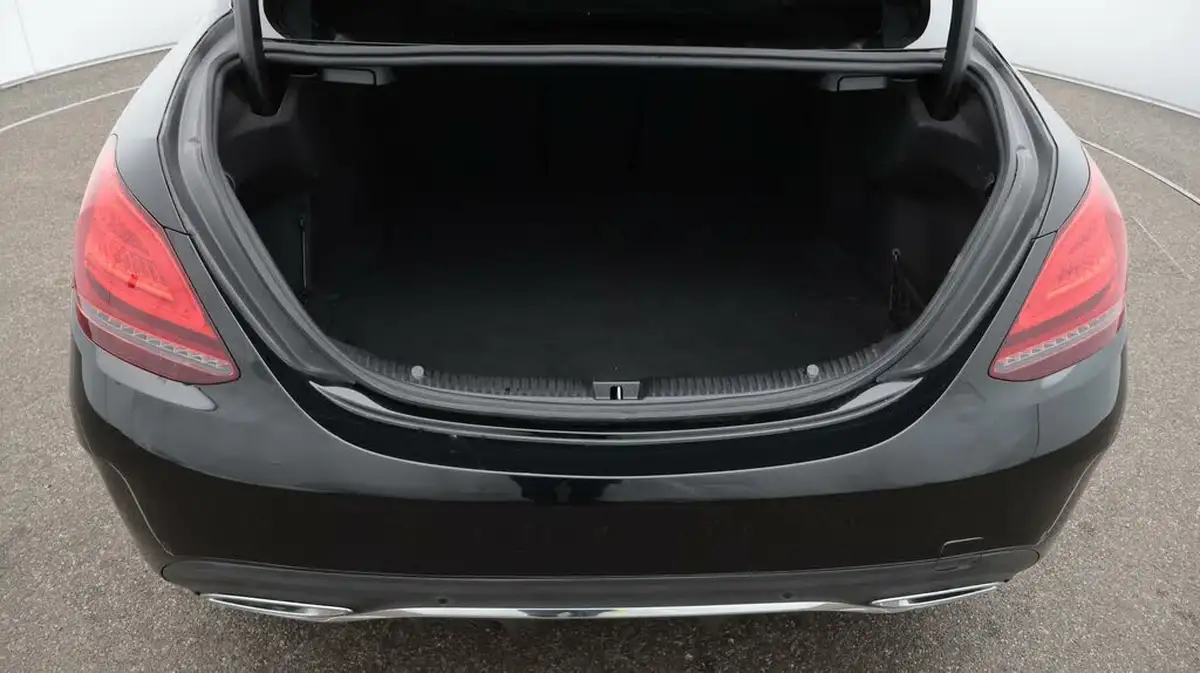 2019-mercedes-benz-c-class-20d-c300d-amg-line-245ps-premiumss-saloon-4d-big-17