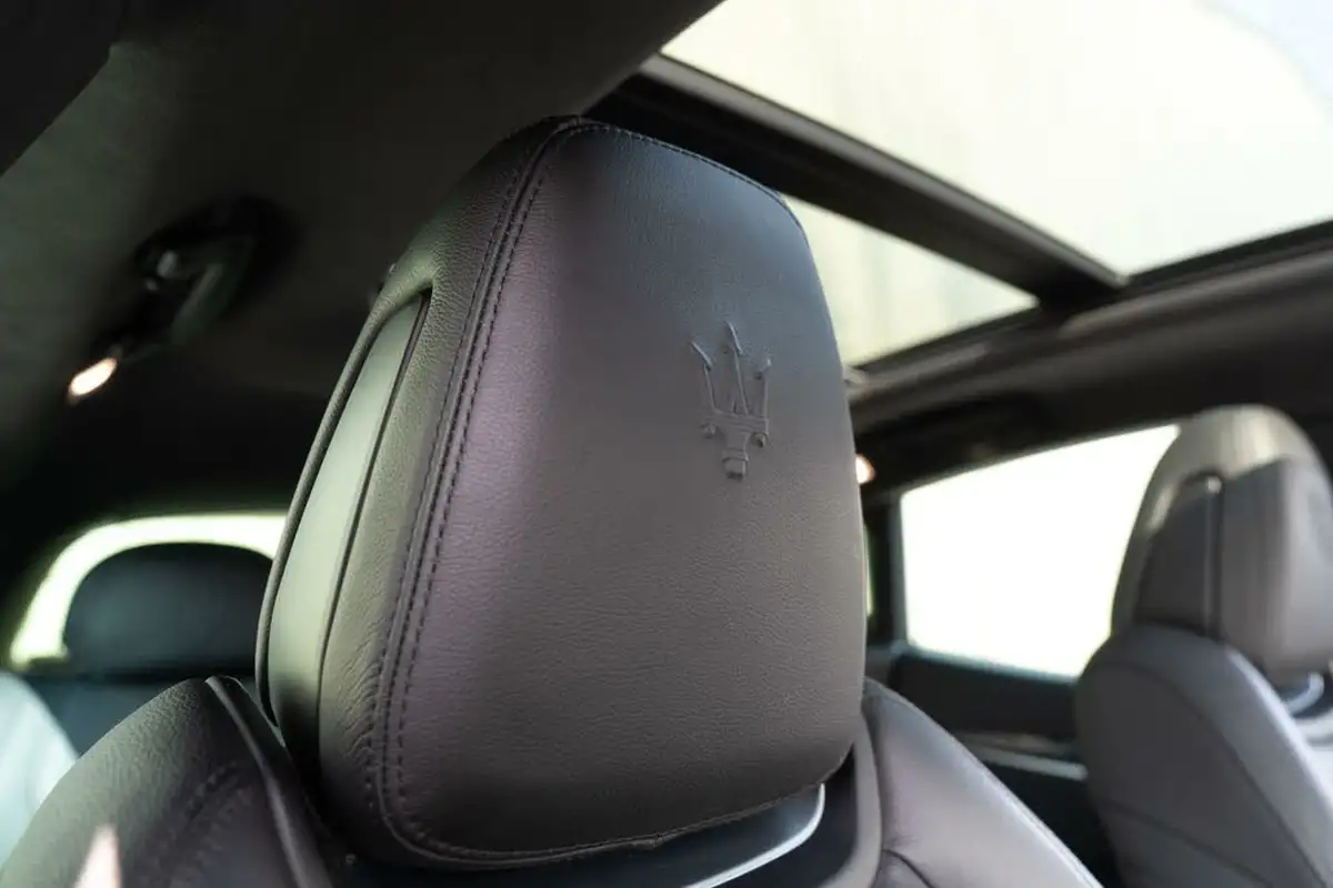 2021-maserati-levante-30-gransport-big-46