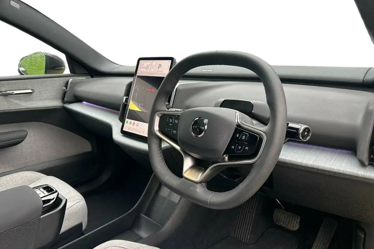 2024-volvo-ex30-e-twin-ultra-big-9