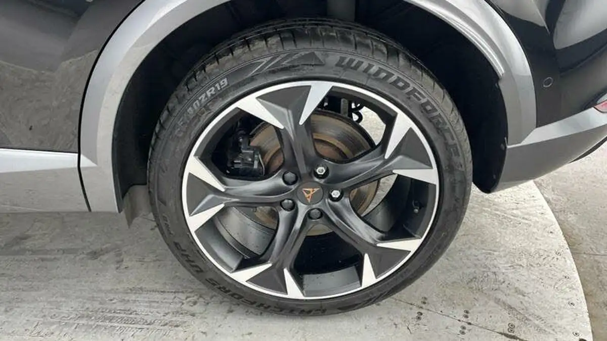 2021-cupra-formentor-20-tsi-vz2-big-33