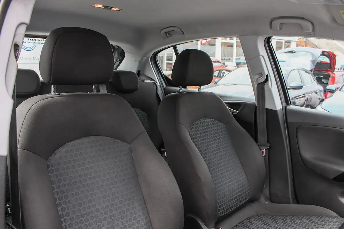 2015-vauxhall-corsa-14-excite-ac-90ps-ecoflex-5d-1398cc-big-15