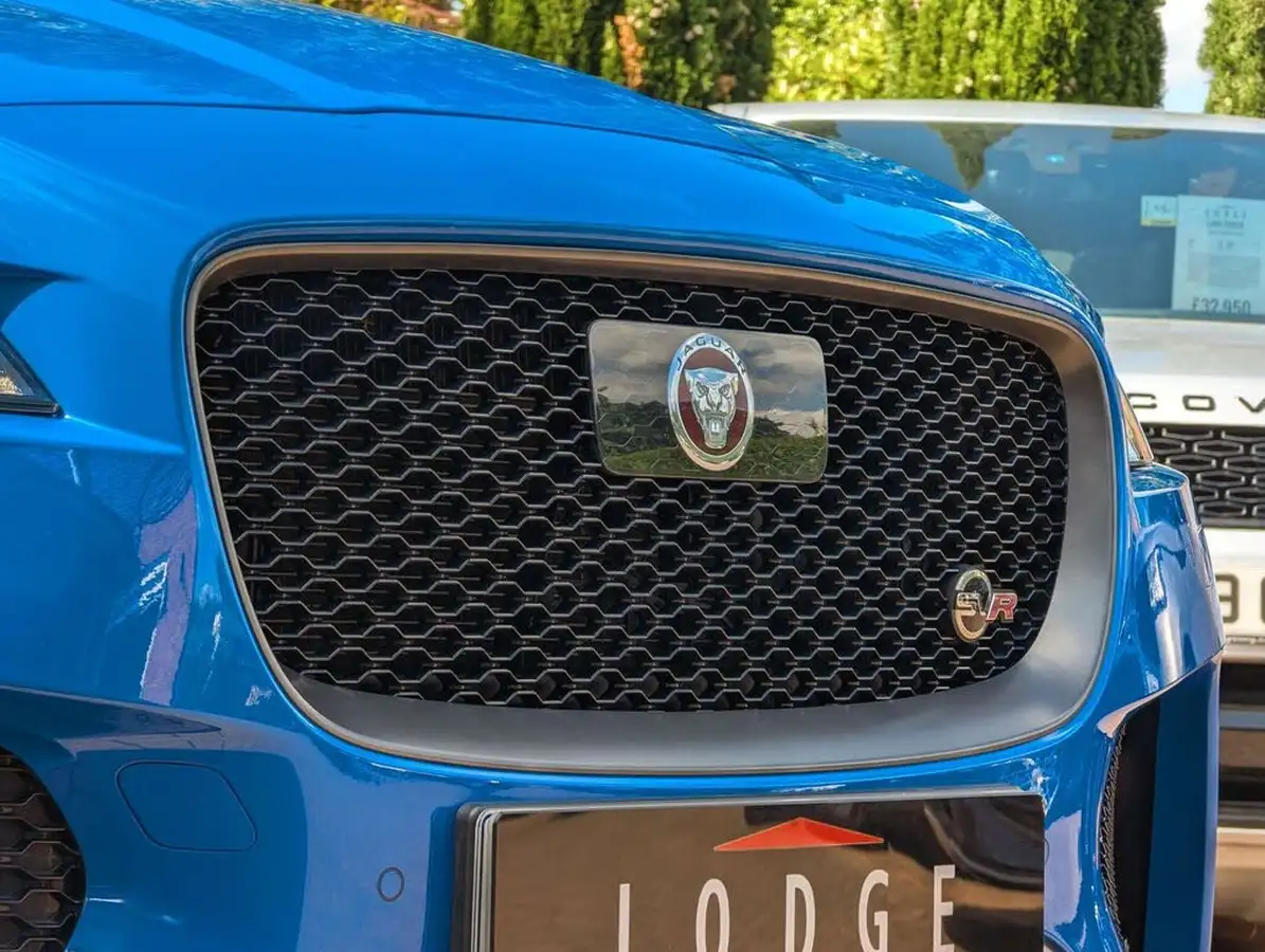 2020-jaguar-f-pace-50-v8-sc-svr-big-9