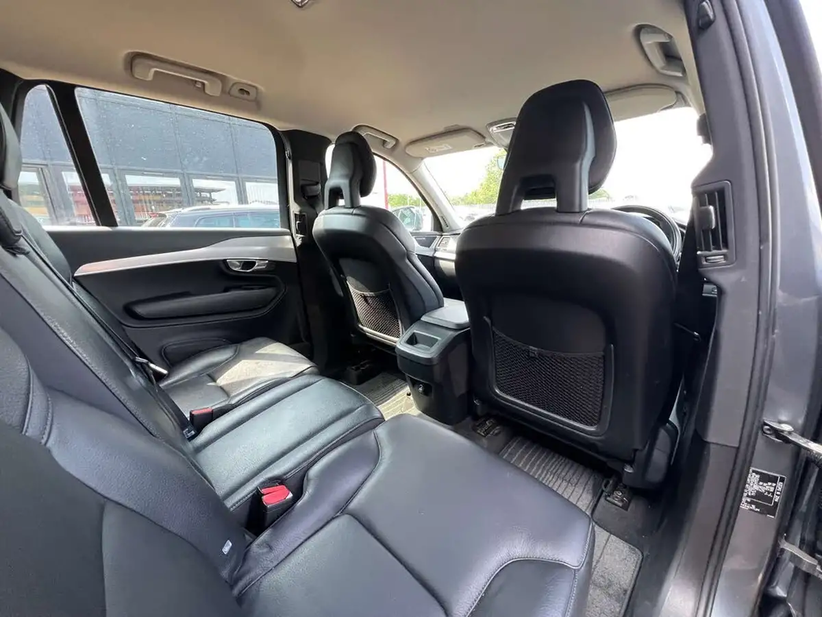 2016-volvo-xc90-20td-d5-momentum-big-24