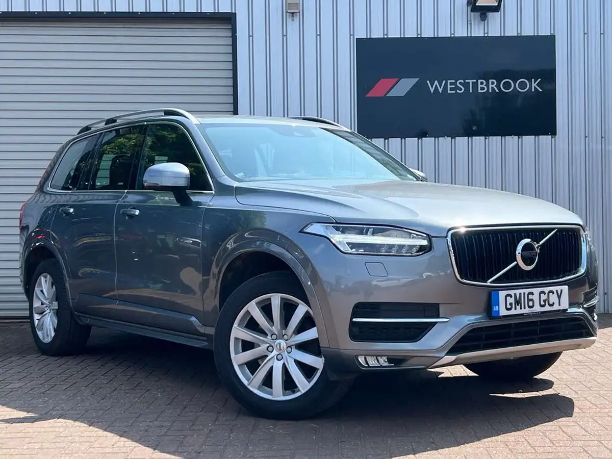 2016-volvo-xc90-20td-d5-momentum-big-0