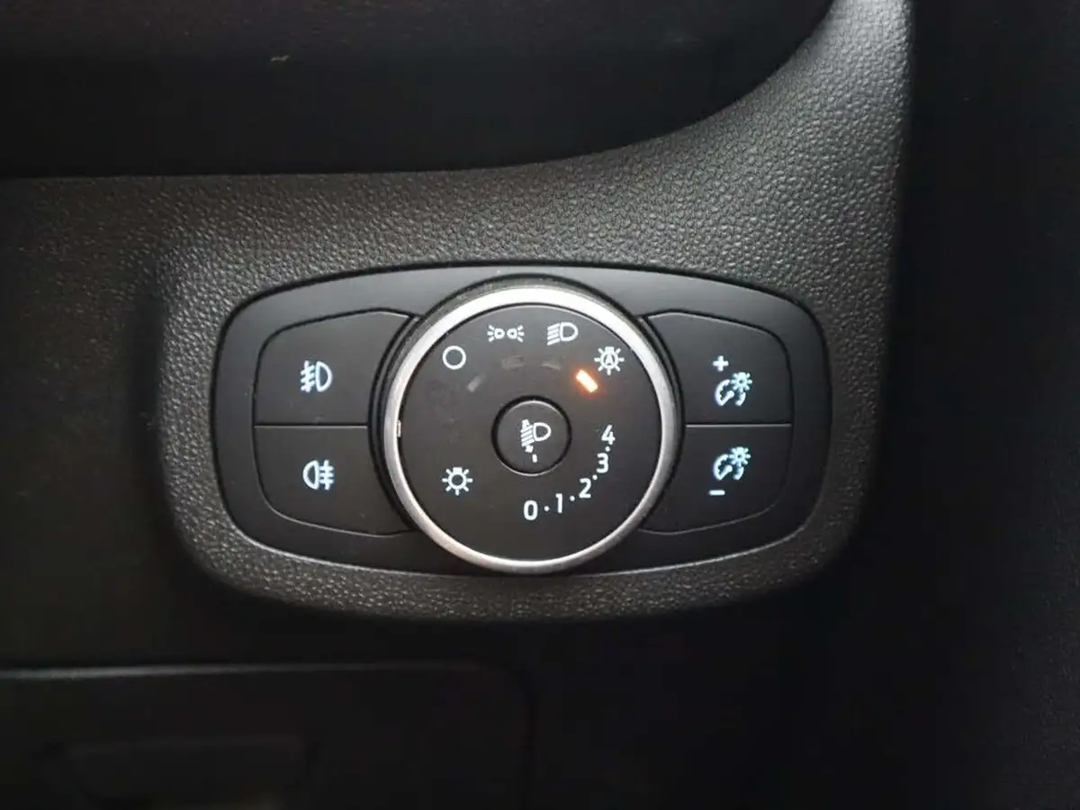 2018-ford-fiesta-10t-st-line-x-140ps-3d-big-36