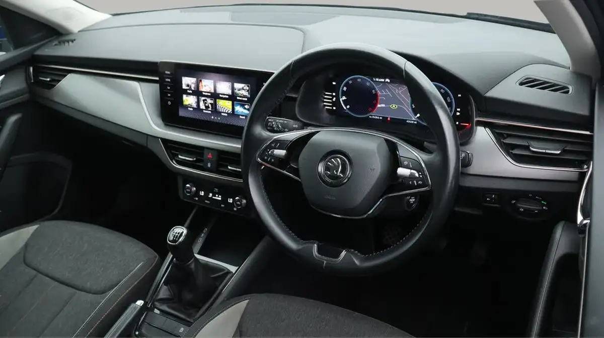 2022-skoda-kamiq-10-tsi-se-l-big-9