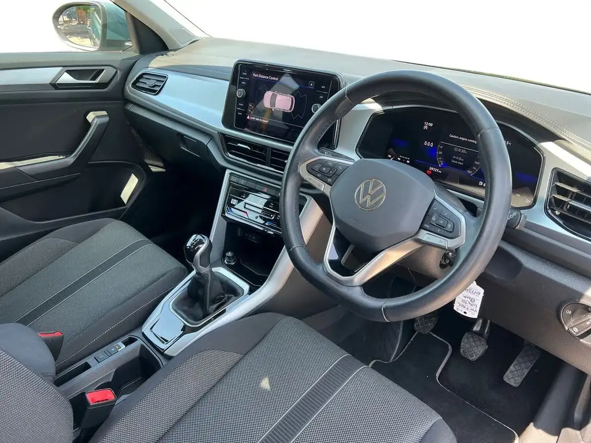 2023-volkswagen-t-roc-10-tsi-life-big-10