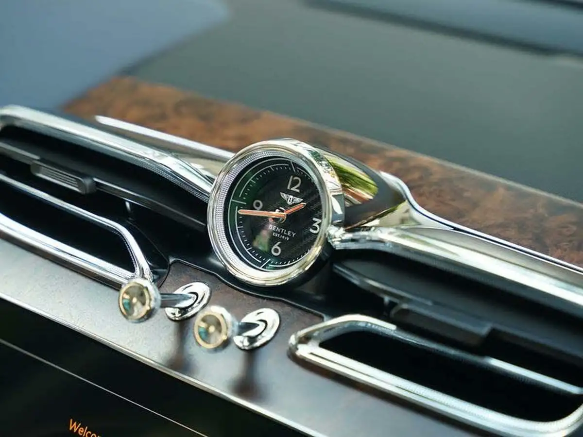 2023-bentley-bentayga-40-v8-big-23