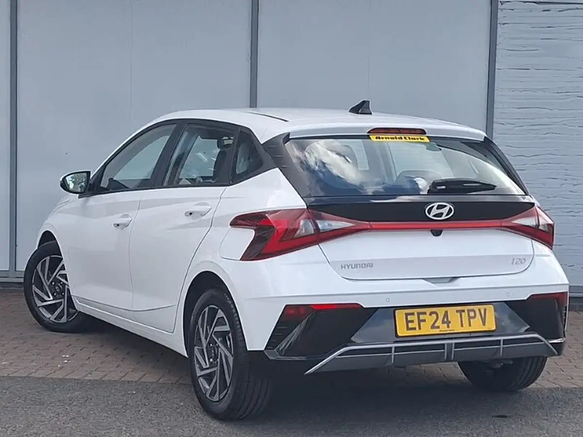 2024-hyundai-i20-10-t-gdi-advance-dct-big-1