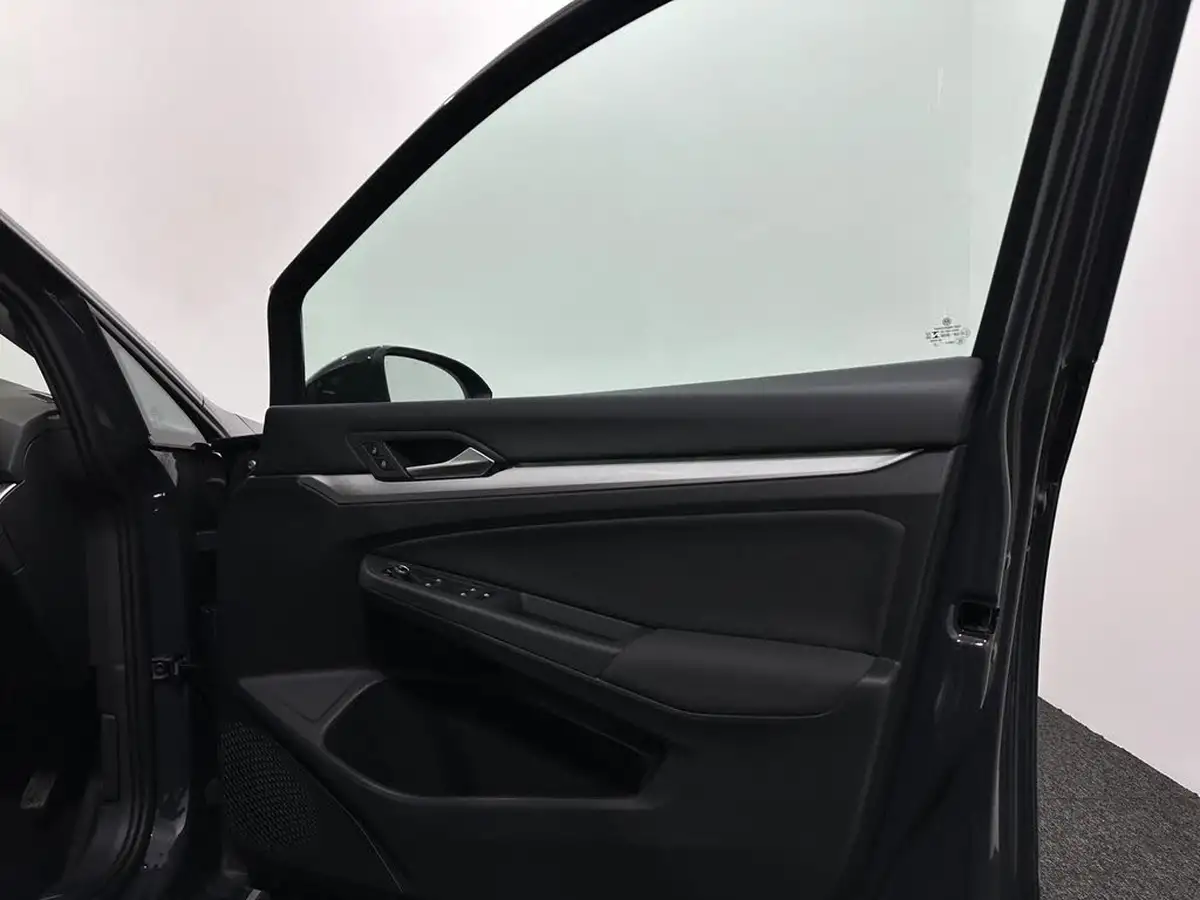 2022-volkswagen-golf-15-tsi-life-150ps-hatchback-big-31