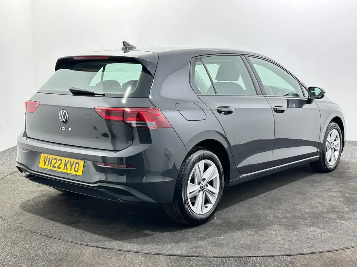 2022-volkswagen-golf-15-tsi-life-150ps-hatchback-big-7