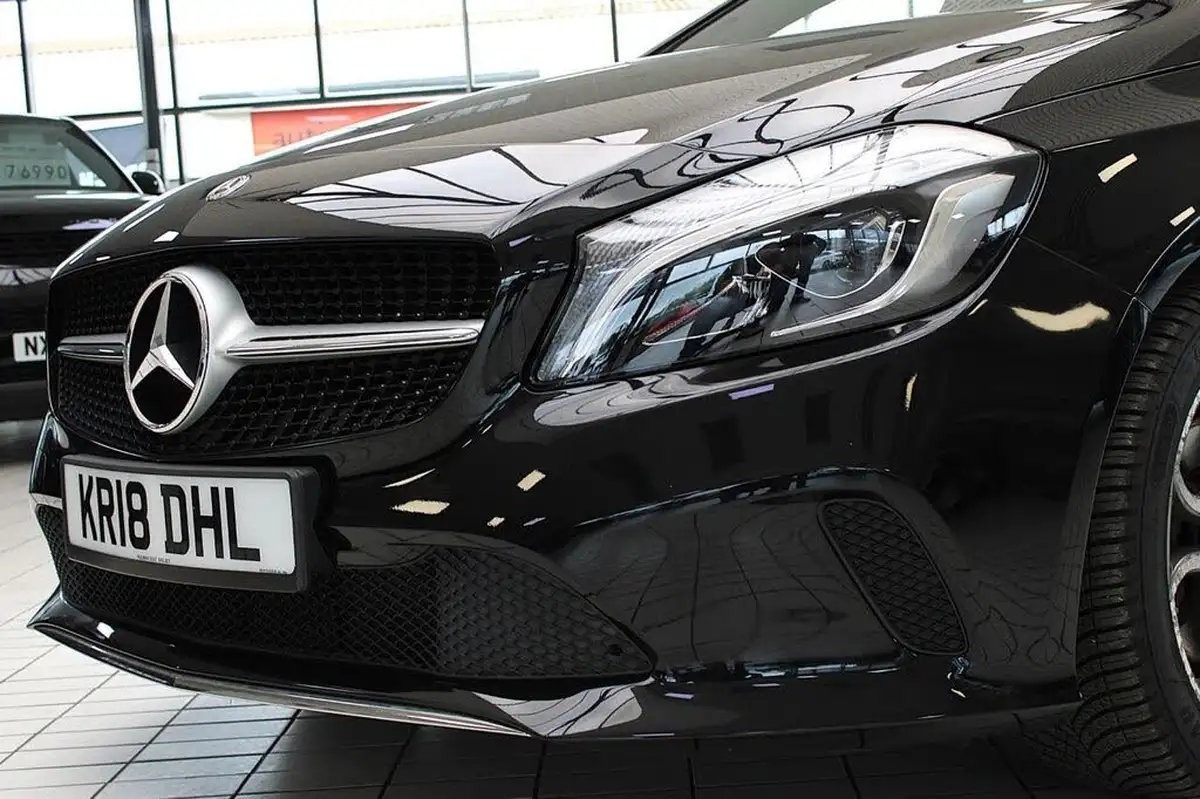 2018-mercedes-benz-a-class-16-a180-sport-edition-ss-7g-dct-big-2