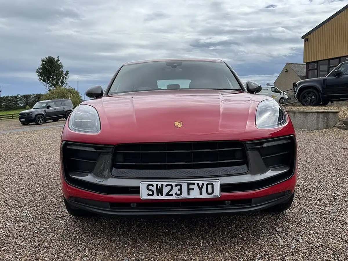 2023-porsche-macan-20-big-11