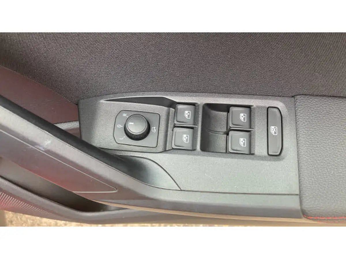 2021-seat-arona-10-tsi-fr-red-edition-big-25