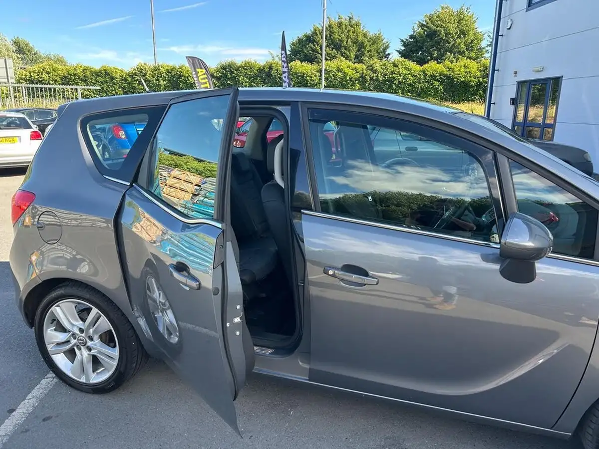 2016-vauxhall-meriva-16cdti-tech-line-136ps-big-13