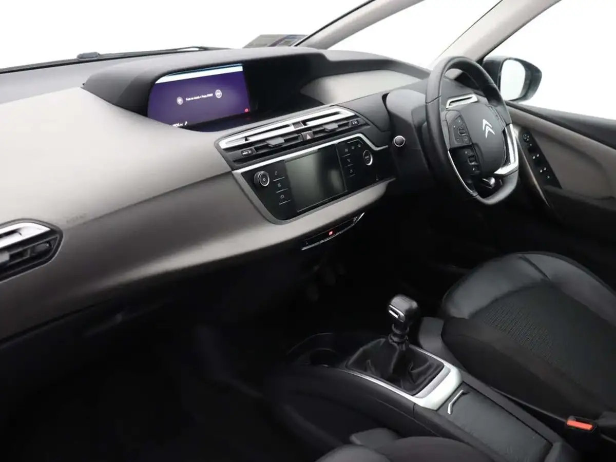 2022-citroen-grand-c4-spacetourer-12-puretech-shine-big-10