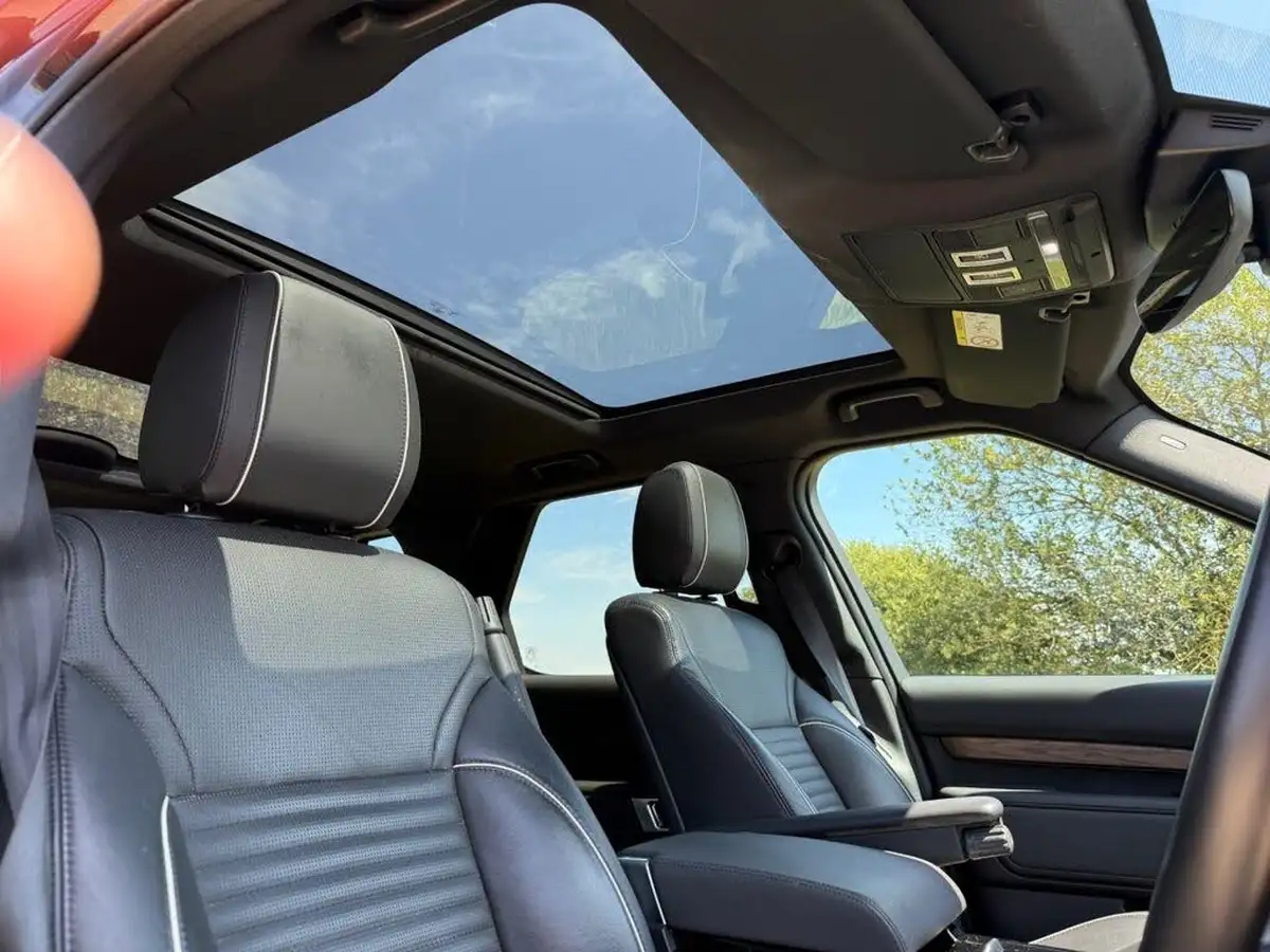2019-land-rover-discovery-30-sd6-commercial-hse-big-15