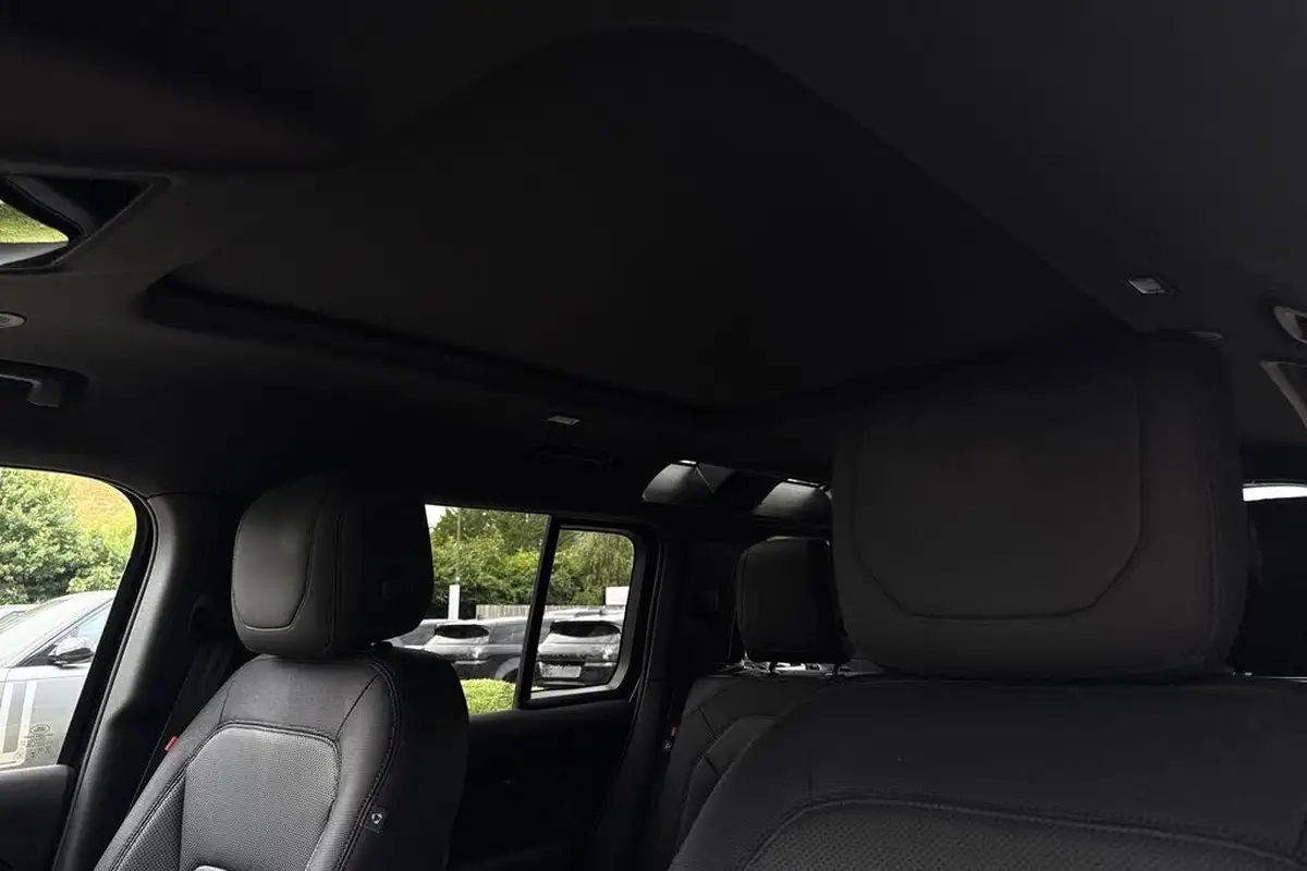 2022-land-rover-110-defender-20-p400e-x-dynamic-hse-big-48