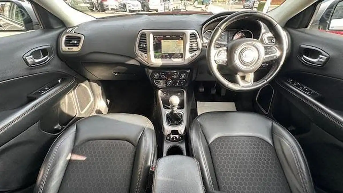 2018-jeep-compass-14-multiair-ii-longitude-big-18