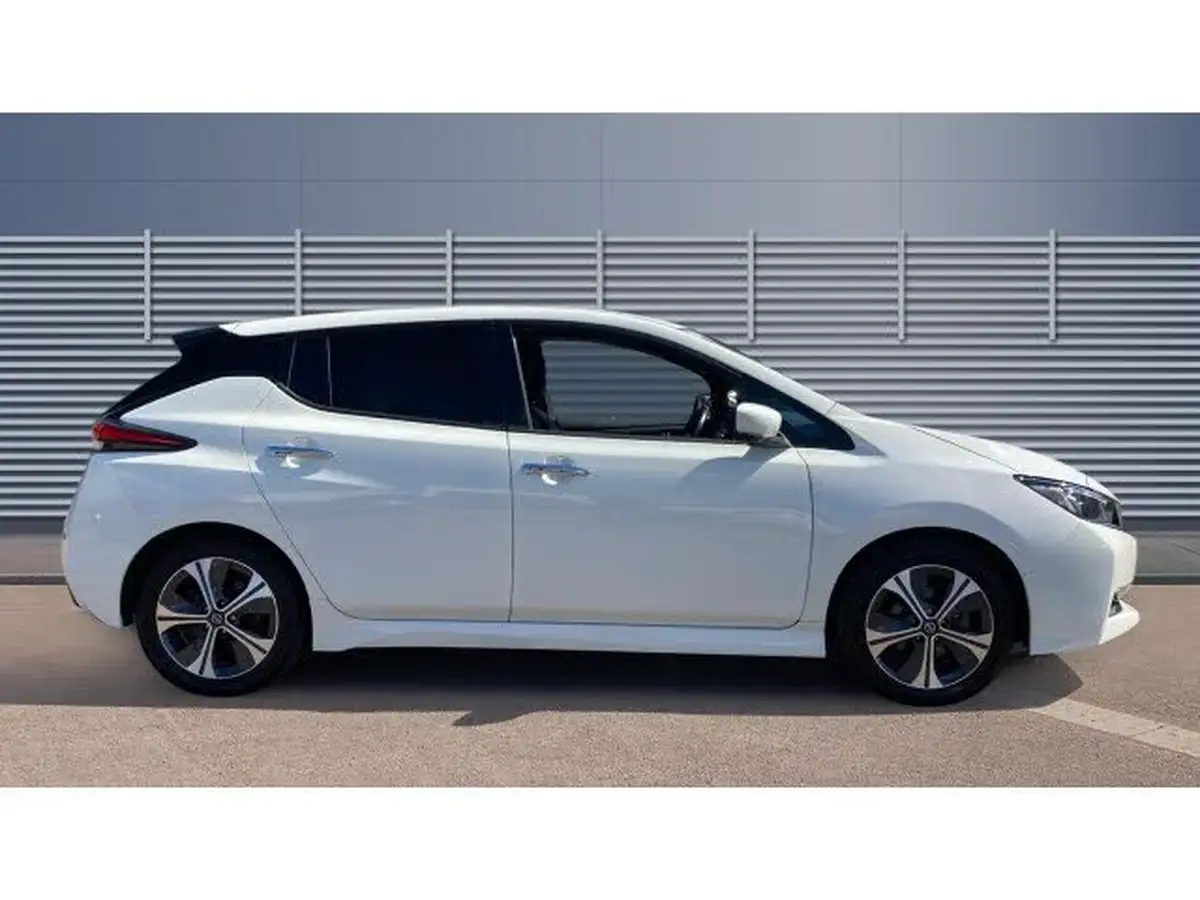 2020-nissan-leaf-e-tekna-big-4