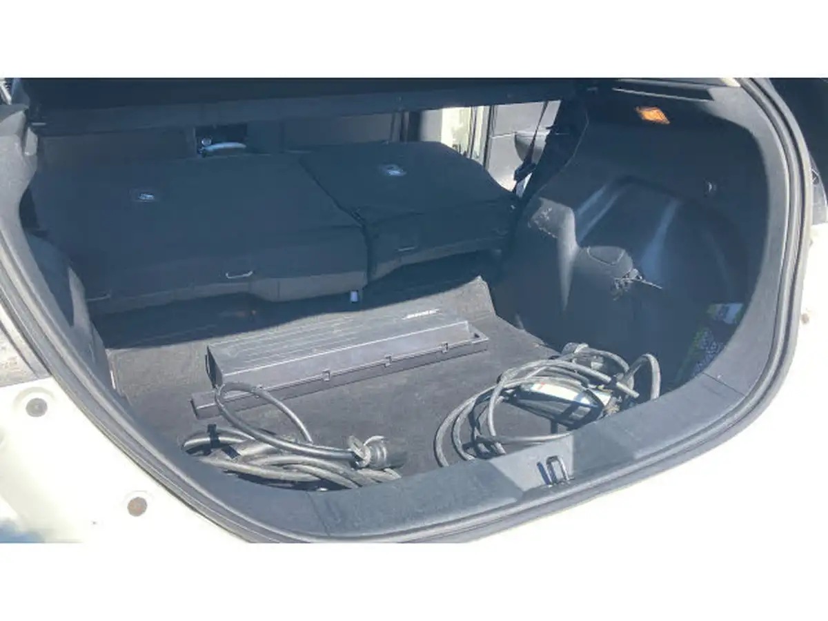 2020-nissan-leaf-e-tekna-big-28