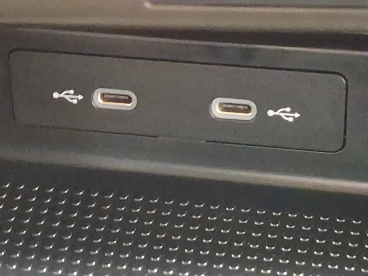 2021-tesla-model-3-e-performance-4x4-big-14