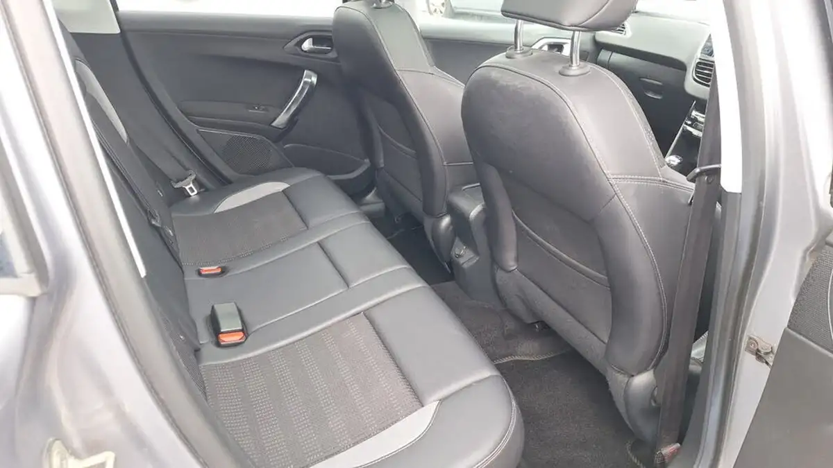 2013-peugeot-2008-crossover-16e-hdi-allure-92bhp-egc-big-6