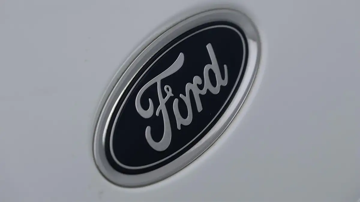 2020-ford-focus-20-st-line-x-hatchback-big-36