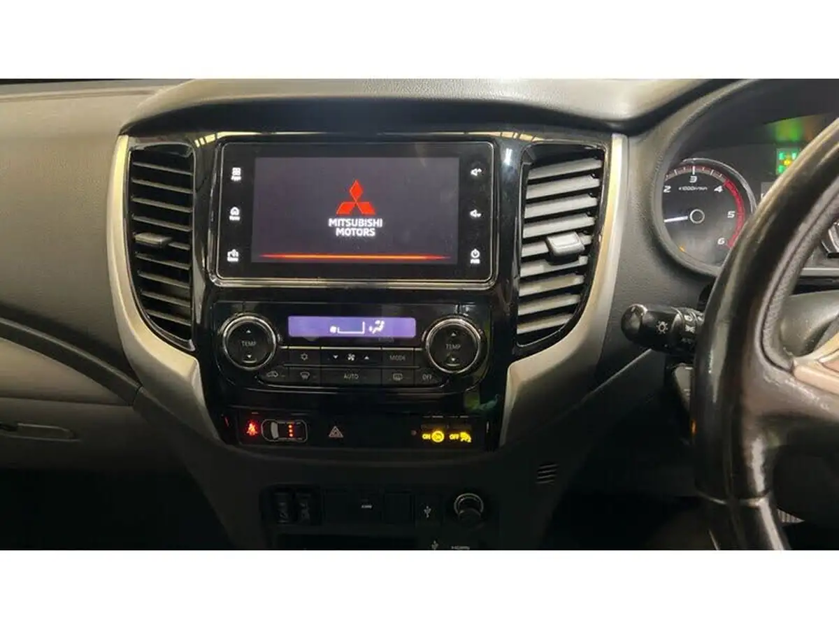 2019-mitsubishi-l200-24di-d-challenger-big-7