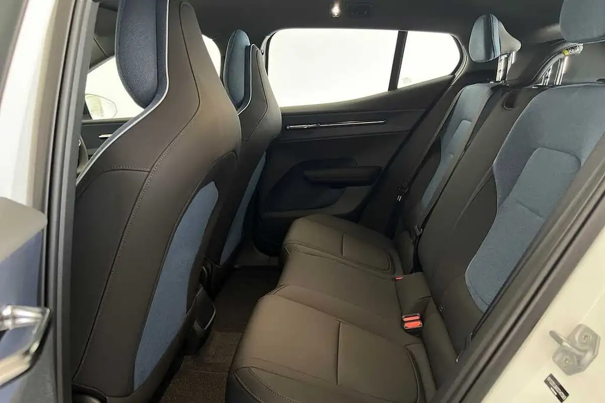2025-volvo-ex30-e-single-motor-plus-extended-range-big-16