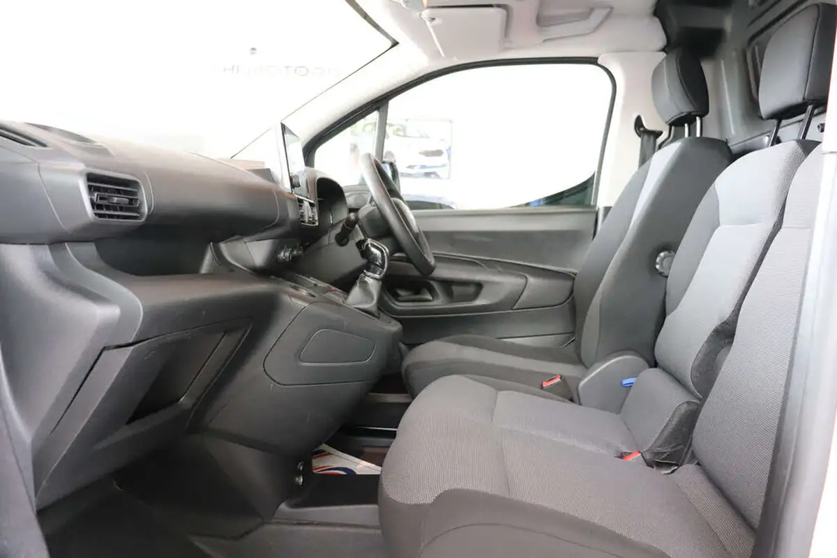 2020-citroen-berlingo-15bluehdi-1000-enterprise-100pseu6dt-e-ss-panel-big-22