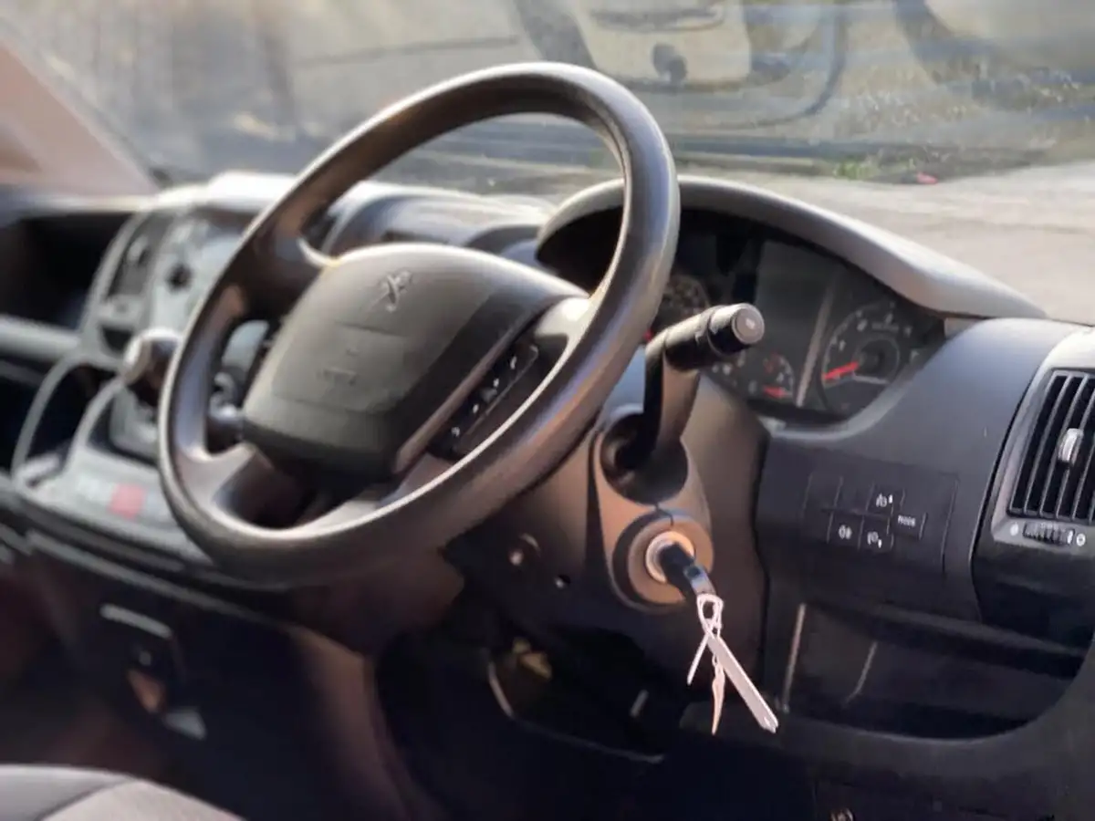 2019-peugeot-boxer-20-bluehdi-335-l2-h2-big-11