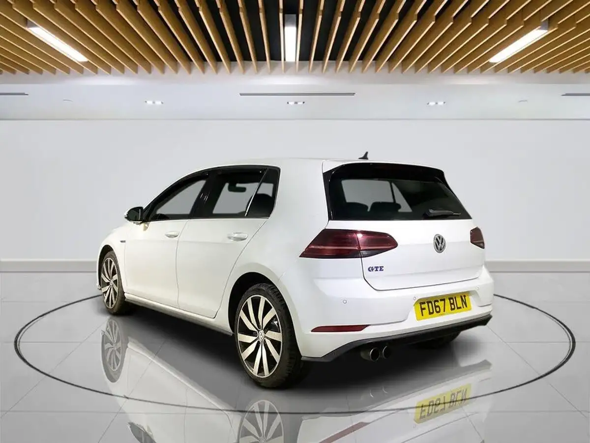 2018-volkswagen-golf-14-tsi-gte-advance-big-5