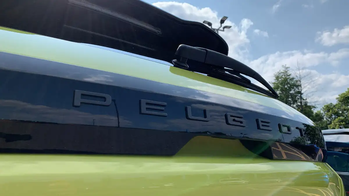 2024-peugeot-208-12-puretech-gt-136ps-hybrid-e-dsc6-big-25