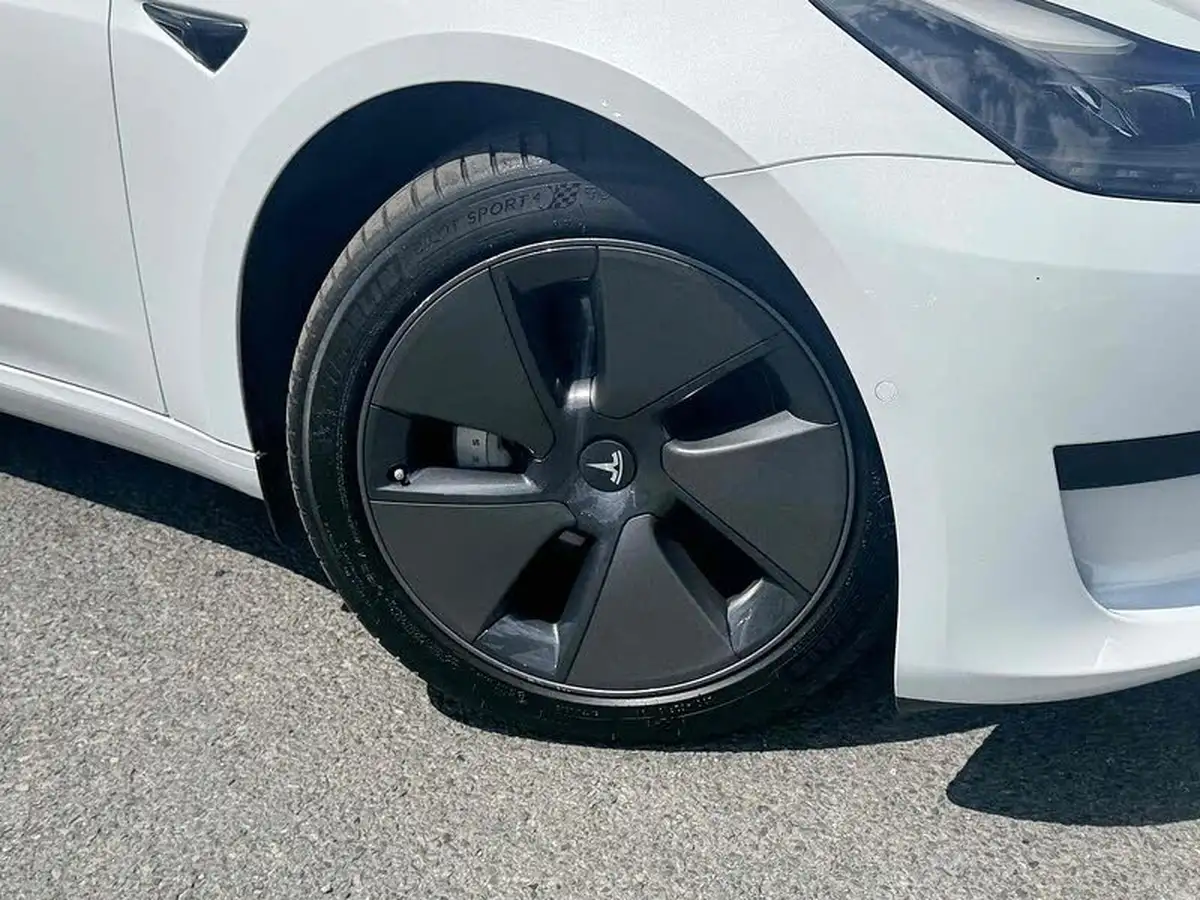 2021-tesla-model-3-e-standard-plus-big-4