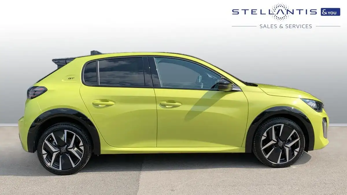 2024-peugeot-208-12-puretech-gt-136ps-hybrid-e-dsc6-big-1