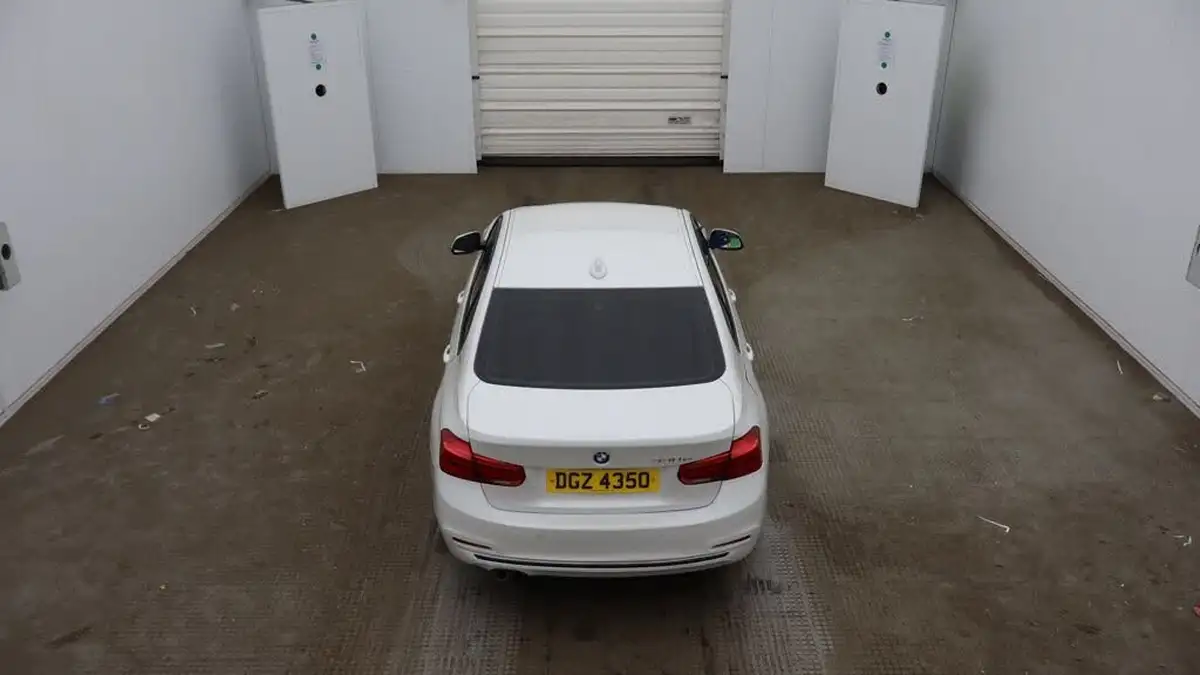 2016-bmw-3-series-20-330e-sport-268bhp-big-4